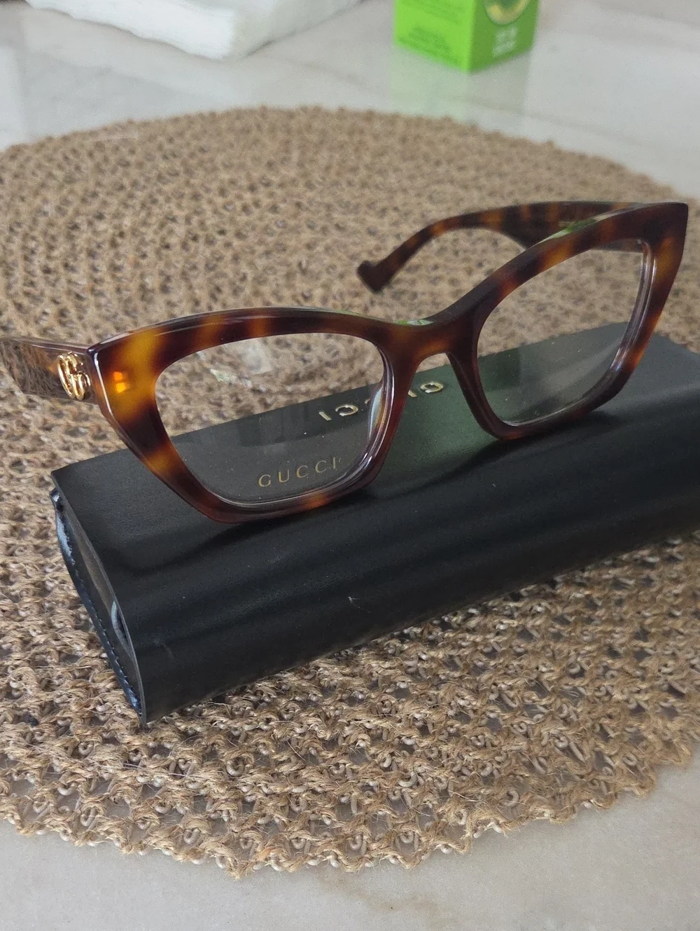 GUCCI Brown Tortoiseshell Cat-Eye Glasses with Gold Logo